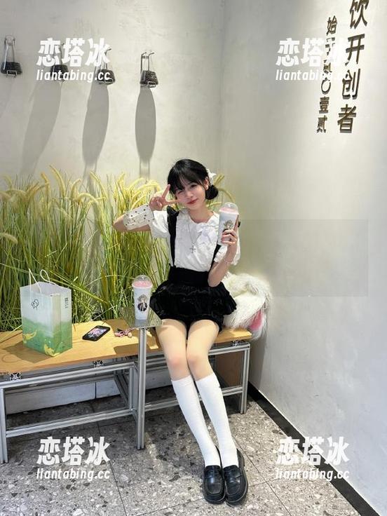 免费瓜不停敲，登录17c吃瓜网，你的肚子准备好了吗？
