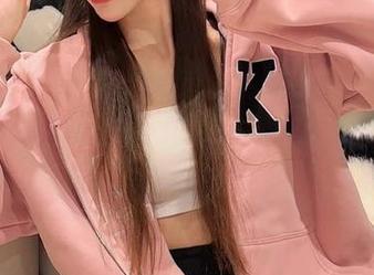 有人试过面对“17吃瓜网苹果版”那一群酸甜的瓜吗？沉浸式体验，太上头了。