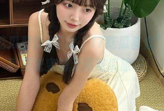 下载“17吃瓜群众”，无聊时光变成无限吃瓜旅程！