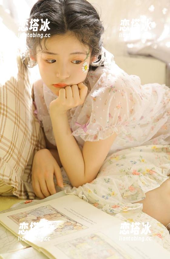 娱乐718吃瓜网，直达八卦的奇妙世界，拿起你的苹果吧！