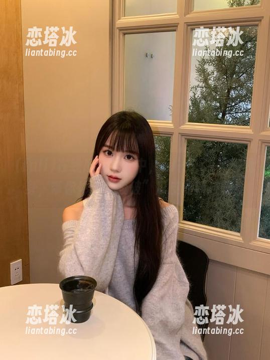 在线瓜场直播中，fuli6.se大咖现身，带你体验“咬破”瓜皮的新技能！
