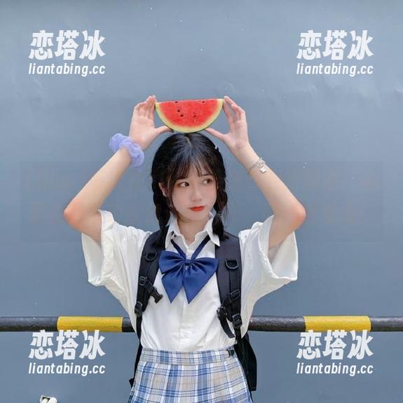 每次在hlw苹果版看到新鲜瓜，心里的小激动就像过年一样，期待感满满！