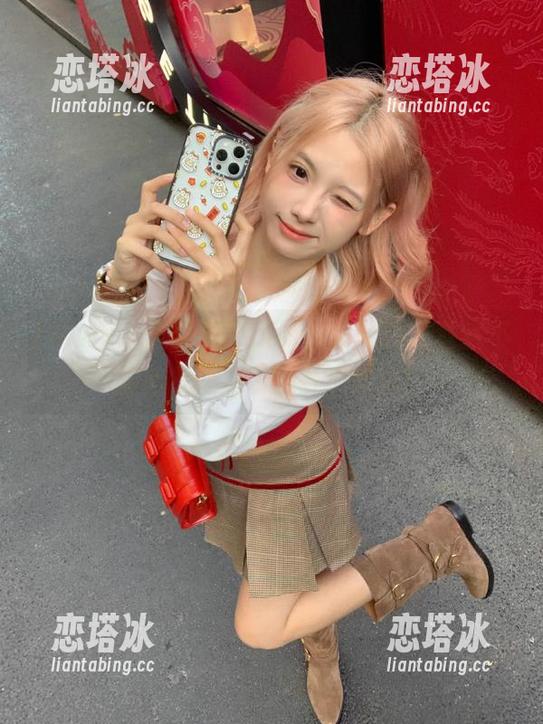今天又登录hlw，发现自己竟然不知不觉变成了八卦小侦探！