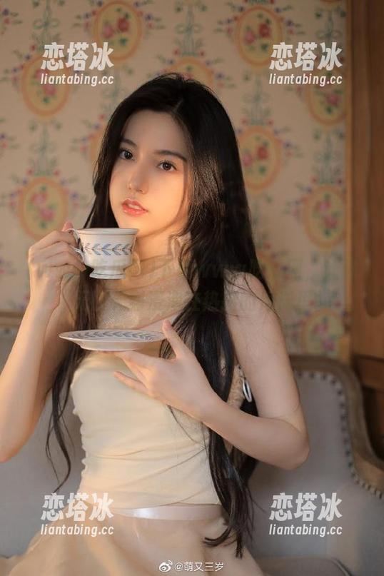 下载www吃瓜网，让你无时无刻浸泡在热搜的海洋里