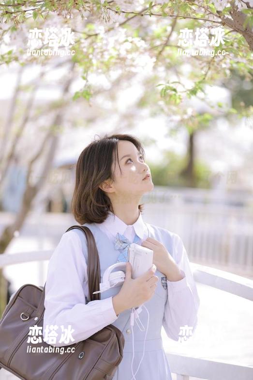 我在五一吃瓜官网也做了个网址梦，居然看见了…