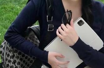 ‘吃瓜网’的视频，一不小心就点进了非常不应看的选项，结果...