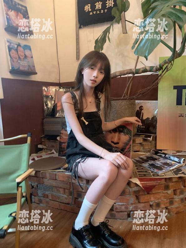 吃瓜网166su入口，浸泡在一堆八卦中，今天你吃了几串瓜？