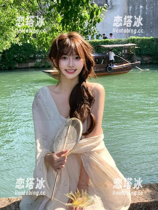 在线追踪国产黑料，小心被瓜子喂饱，噢，那个咯吱咯吱的声音……