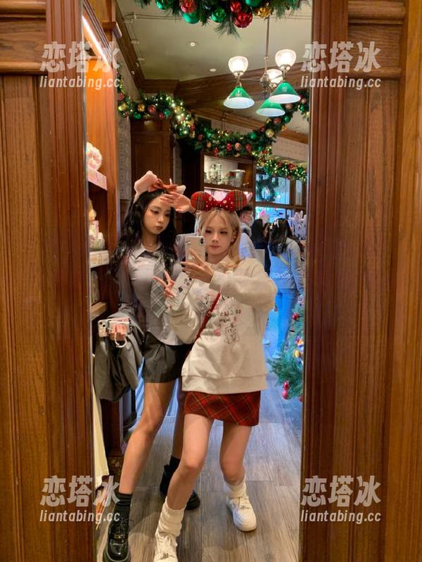 听说“我要吃瓜网”导航能带你找到黑料吃瓜王的聚会？好奇心满满！