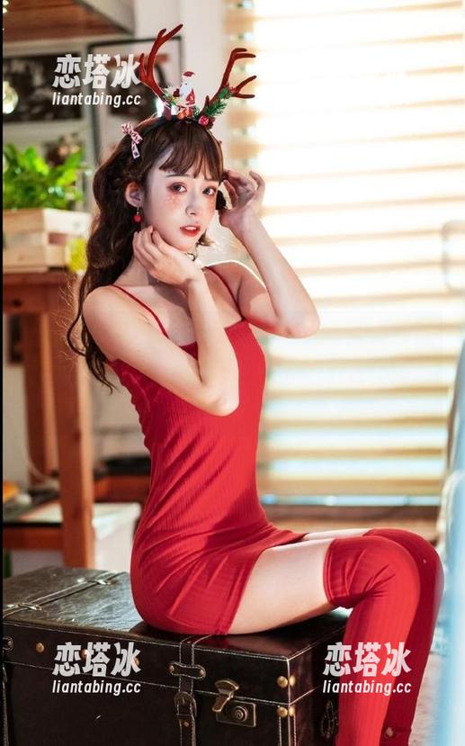 黑料吃瓜网的iOS版，新鲜出炉的八卦，谁不想在线拿个小板凳蹲着？