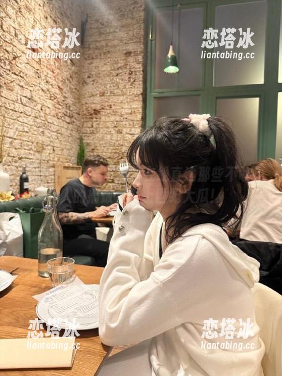 看！黑料在线直达那些不敢见人的播放，奉上世纪大瓜！