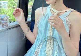 每次进“黑料在线”看视频，都感觉自己在窥探不该看的事情，哈哈