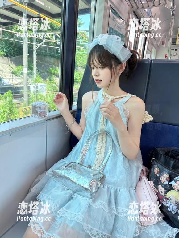 每次进“黑料在线”看视频，都感觉自己在窥探不该看的事情，哈哈
