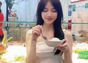 黑料在线的ios版，每一篇都像是在吃冰淇淋，又甜又腻！
