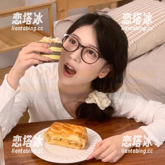 每次上黑料网的网页，在线的动态就像后台的暗潮涌动，让人意乱情迷。
