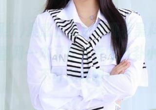 疑惑且无奈地观看黑料网红，仿佛在翻阅一本又厚又香的八卦小册子，不可思议啊！