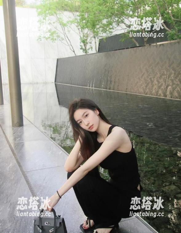 跟随“HL黑料门不打烊”导航，祝大家八卦愉快，瓜熟蒂落永不断！